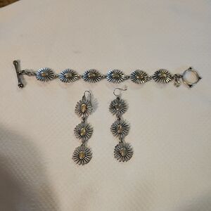 Lucky Brand Floral Bracelet And Earrings